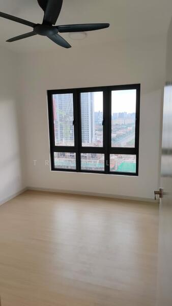 For Rent - M Luna