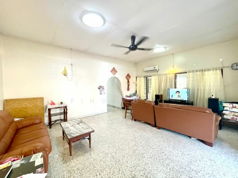 Semi-Detached House for Sale in Taman Chee Seng (Tanjung Bungah) - Ping Koay - Living Room - PropertyGuru.com.my