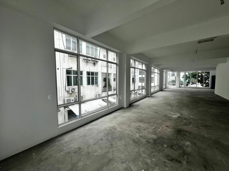 For Rent - End Lot 1st floor office Jalan Equine park , Seri Kembangan