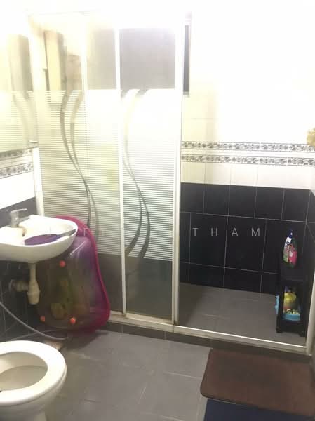 Apartment for Sale at Apartment Bayu - Jeffrey Tham - Bathroom - PropertyGuru.com.my