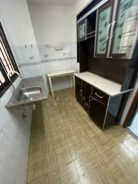 Condominium for Sale at Cyber Heights Villa - Ezadura Arifin - Kitchen - PropertyGuru.com.my