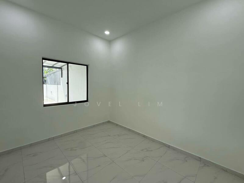 For Sale - Kangkar Pulai Single Storey Corner For Sales Kangkar Pulai Single Storey Corner For Sales