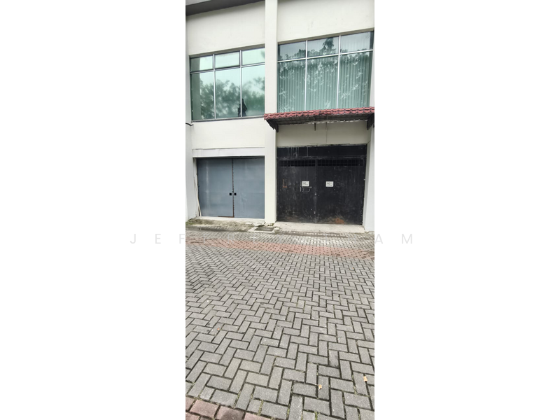 For Rent - Shop at Taman Perindustrian Puchong