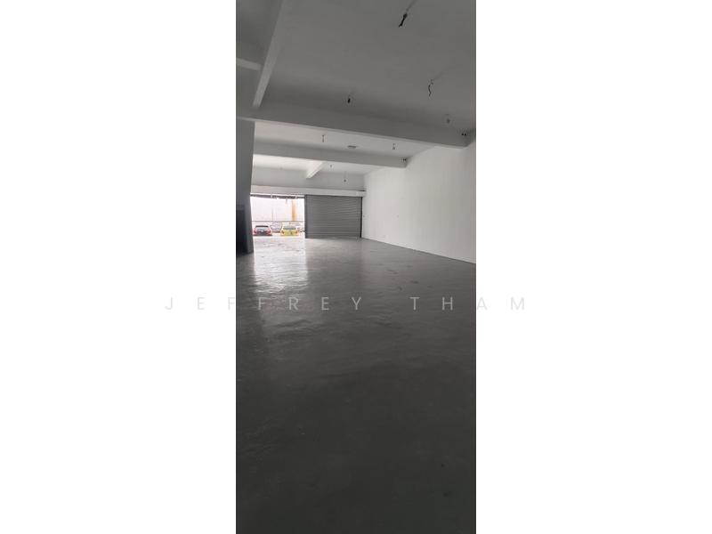 For Rent - Shop at Taman Perindustrian Puchong