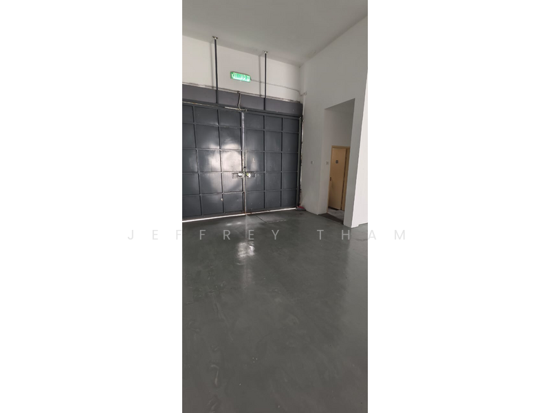 For Rent - Shop at Taman Perindustrian Puchong