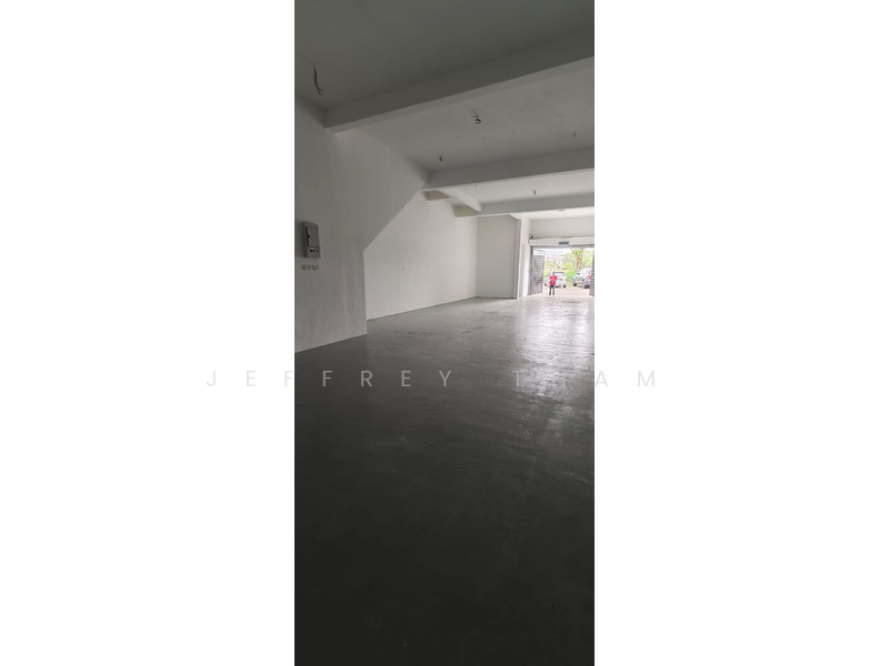 For Rent - Shop at Taman Perindustrian Puchong