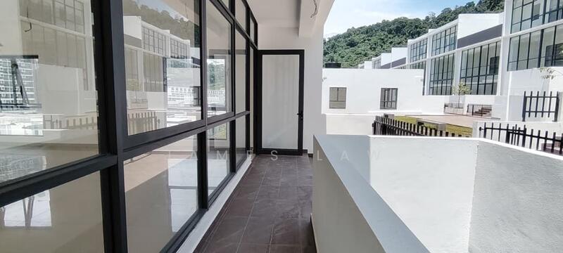 Large terrace at living hall that direct access to a garden