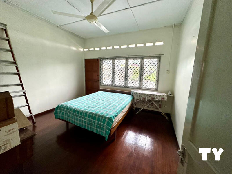 For Sale - Extended Unit Southern Park Double Storey