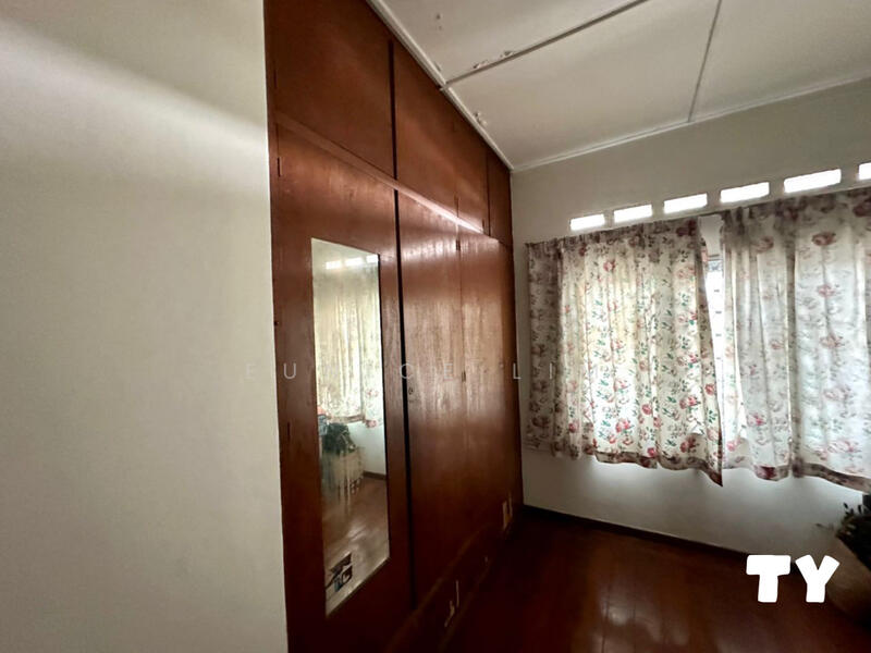 For Sale - Extended Unit Southern Park Double Storey