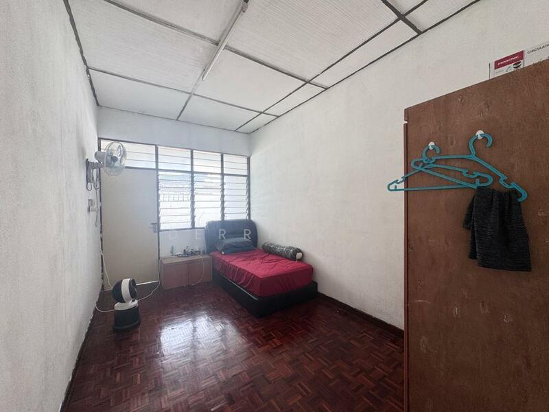 Untuk Disewa - 2 STOREY SEMI-D FOR RENT AT RELAU ALLOWED FOREIGNER STAY GOOD CONDITION