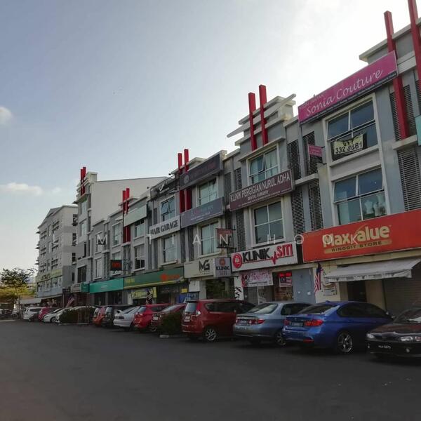 For Sale - Shah Alam Seksyen 16 freehold corner 5 storey shop near bank irdkl mall