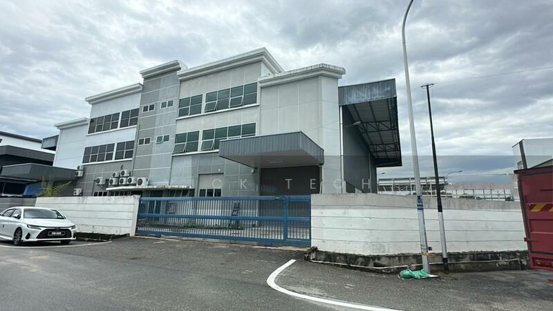 For Rent - 3sty Semi Detached Factory Warehouse Valdor Batu Kawan Simpang Ampat