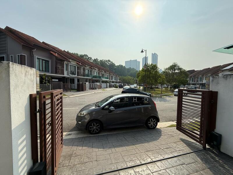 Untuk Dijual - Irama 2 Bandar Kinrara Double Storey Terrace House For Sale Facing Playground
