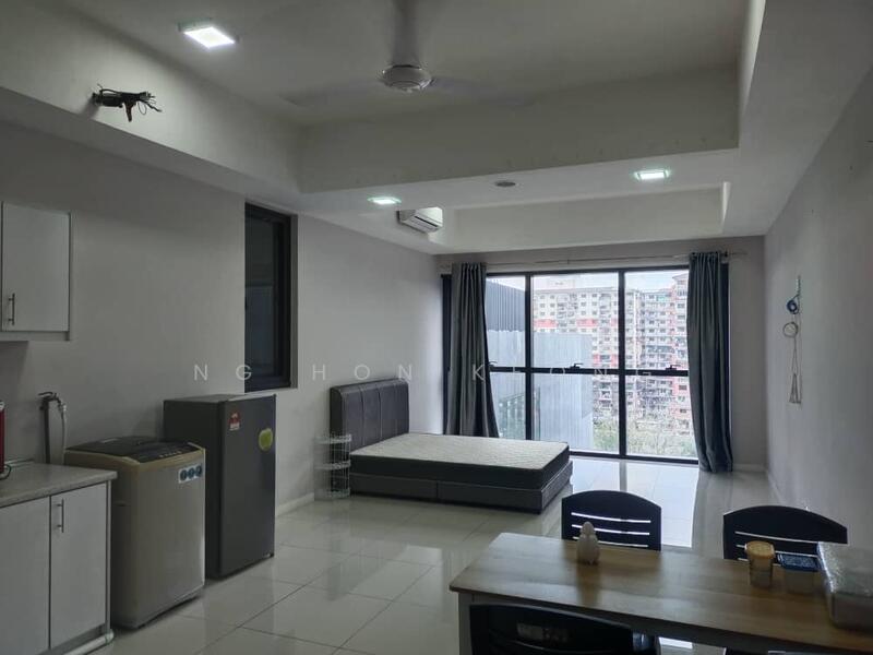 For Sale - Icon Residenz @ Icon City