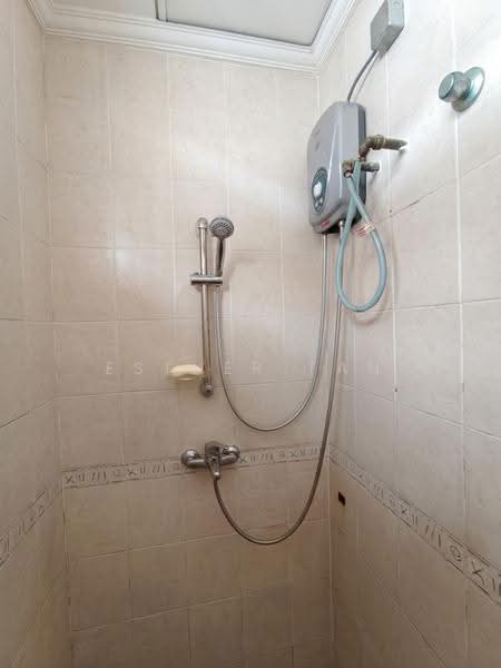 Rumah Teres 2.5-Tingkat untuk Disewa di Bandar Utama (Selangor) - Esther Tan - Bathroom - PropertyGuru.com.my