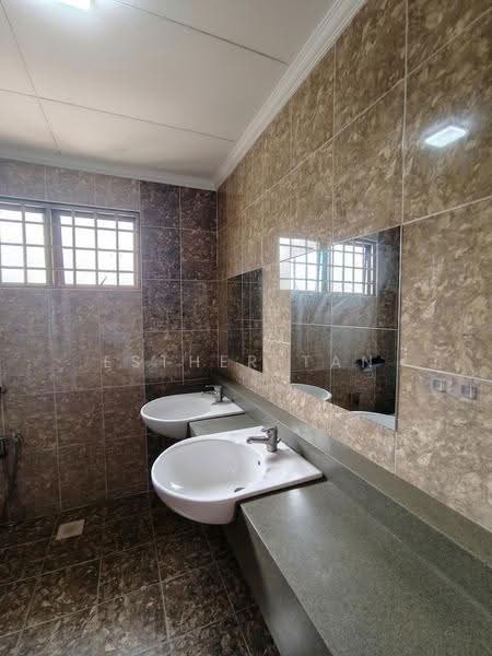 Rumah Teres 2.5-Tingkat untuk Disewa di Bandar Utama (Selangor) - Esther Tan - Bathroom - PropertyGuru.com.my