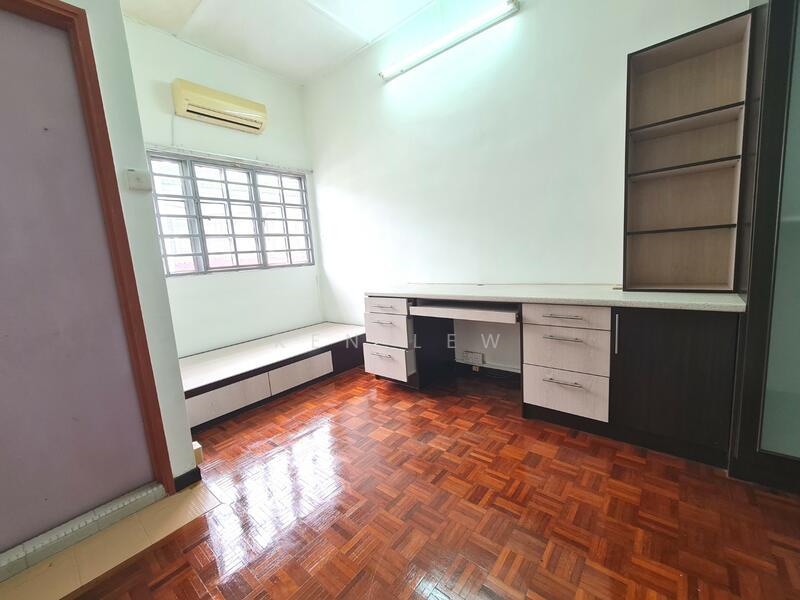 Untuk Dijual - [Renovated - Kitchen Extended] Taman Suria Jaya