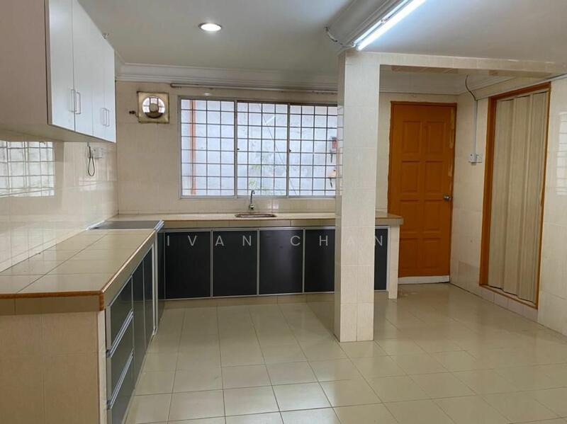 For Rent - Terraced House at Pjs 10