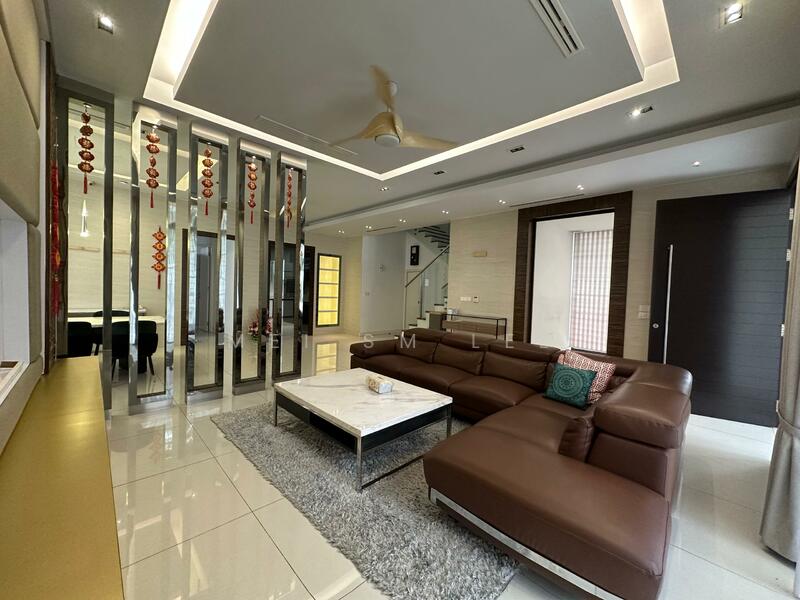 Twin Palms, Sungai Long Living Room
