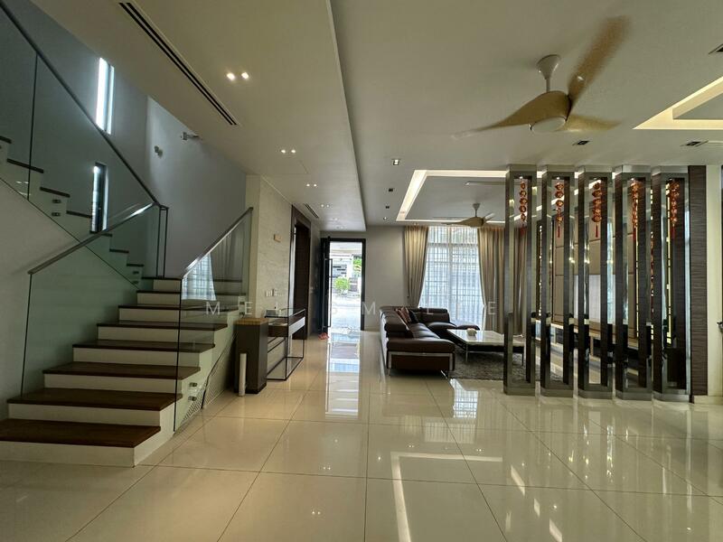Twin Palms, Sungai Long Living Room