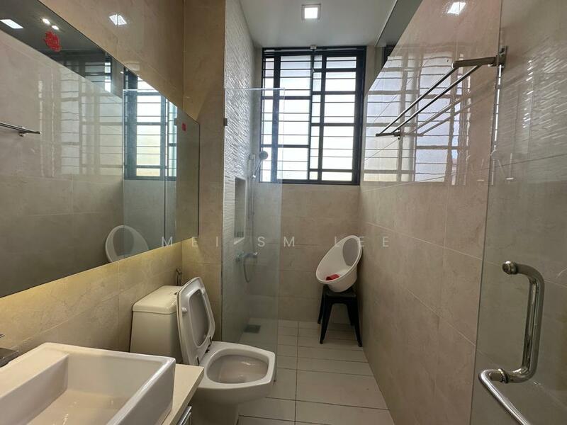 Twin Palms, Sungai Long Bathroom