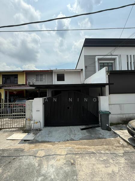 Untuk Dijual - Taman Johor jaya ( fully renovated )