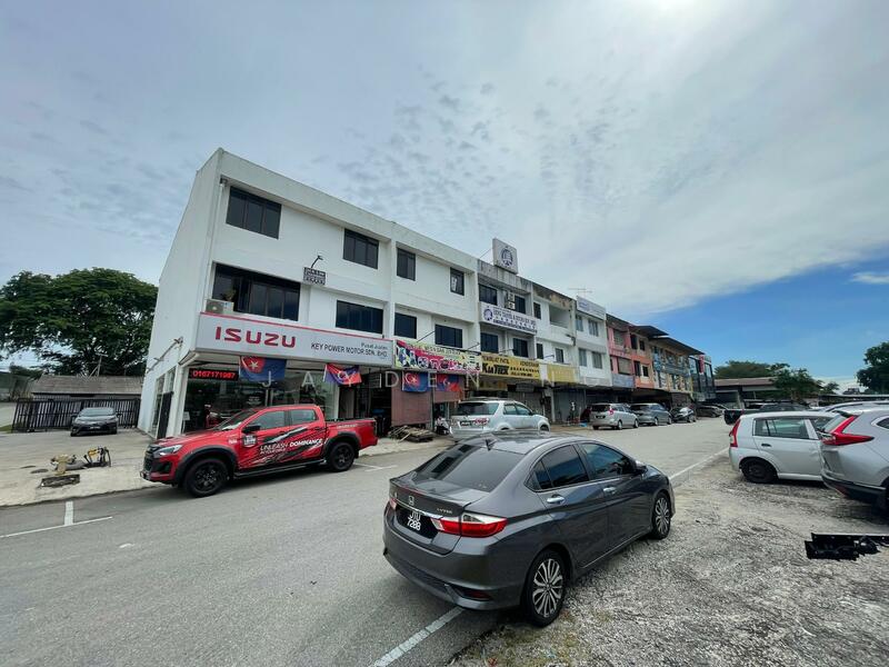 For Sale - Senai Senai Senais