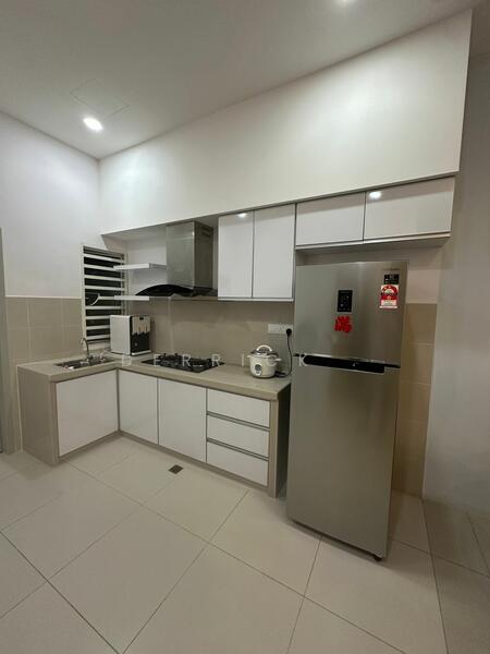 Untuk Dijual - TOWNHOUSE VILLA RAINTREE FULLY FURNISHED MOVE IN CONDITION