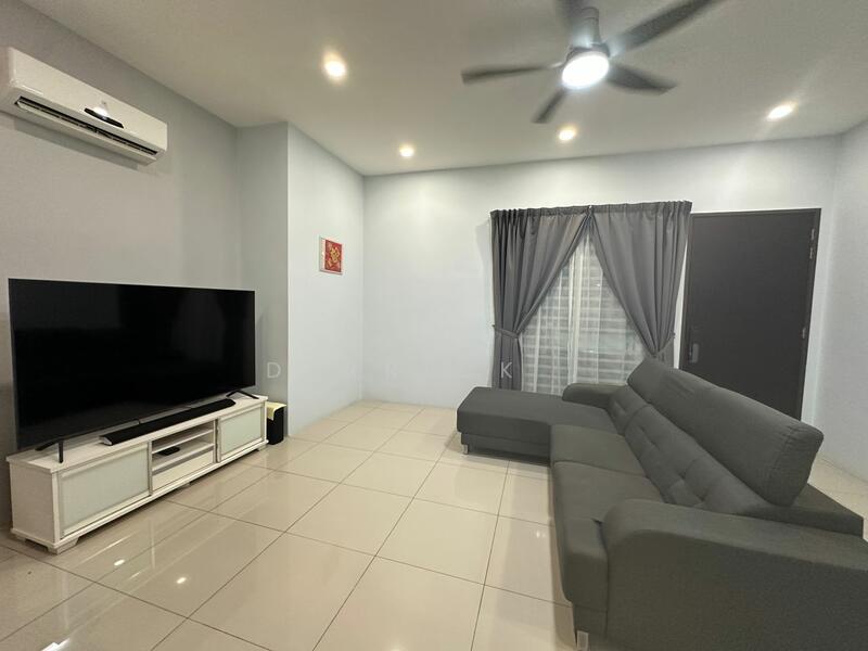 Untuk Dijual - TOWNHOUSE VILLA RAINTREE FULLY FURNISHED MOVE IN CONDITION