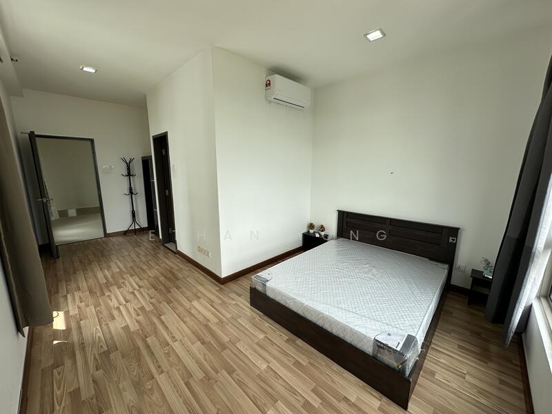 For Rent - Shaftsbury Residence