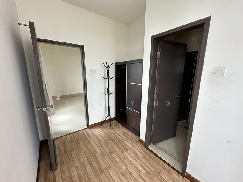 For Rent - Shaftsbury Residence