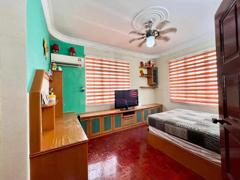 For Sale - Bungalow at Taman Perling