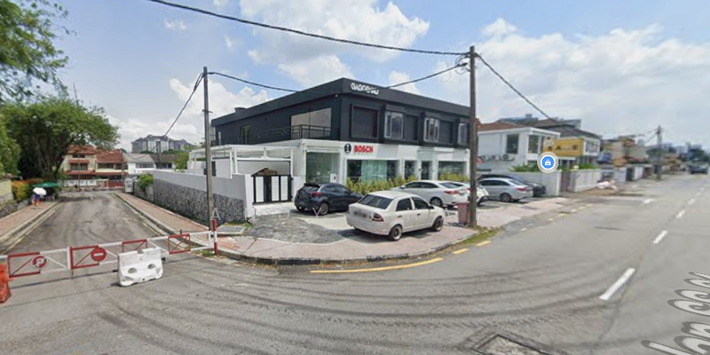 For Rent - Corner Commercial semi D