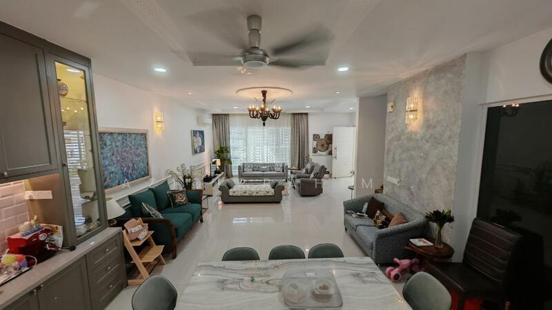 Untuk Dijual - 2 and a half Storey Hyperlink Terrace Duta Villa
