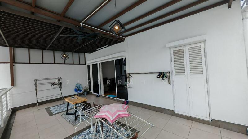 Untuk Dijual - 2 and a half Storey Hyperlink Terrace Duta Villa