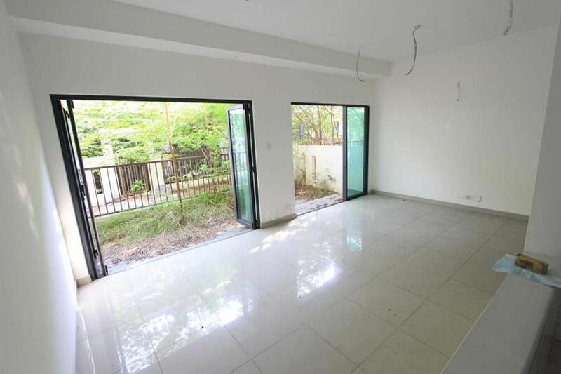 For Sale - 2.5-storey Terraced House at Lakeside Residences