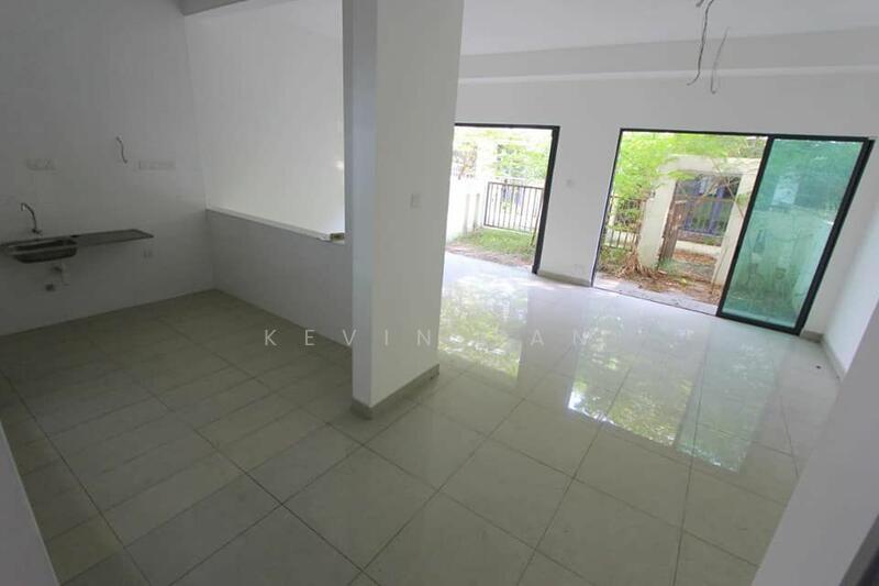 For Sale - 2.5-storey Terraced House at Lakeside Residences