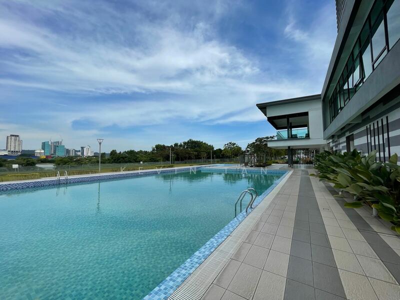 For Sale - 2.5-storey Terraced House at Lakeside Residences