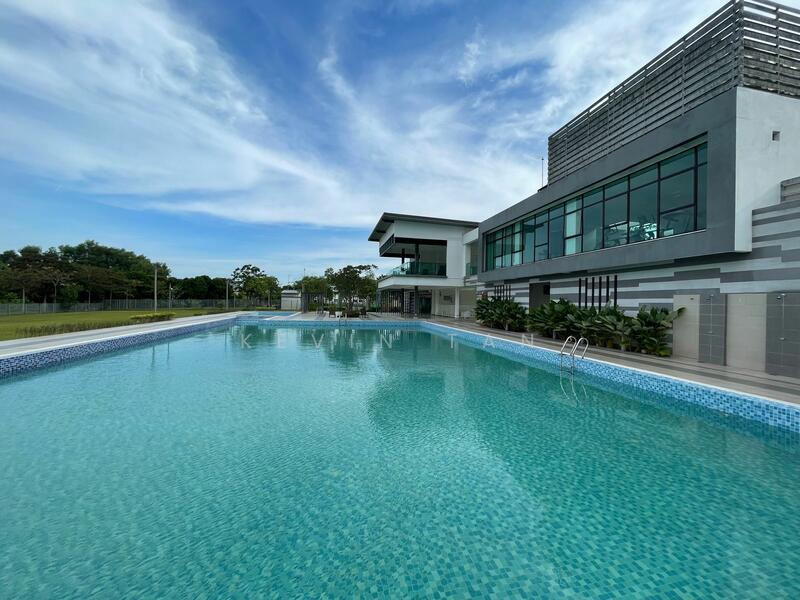For Sale - 2.5-storey Terraced House at Lakeside Residences