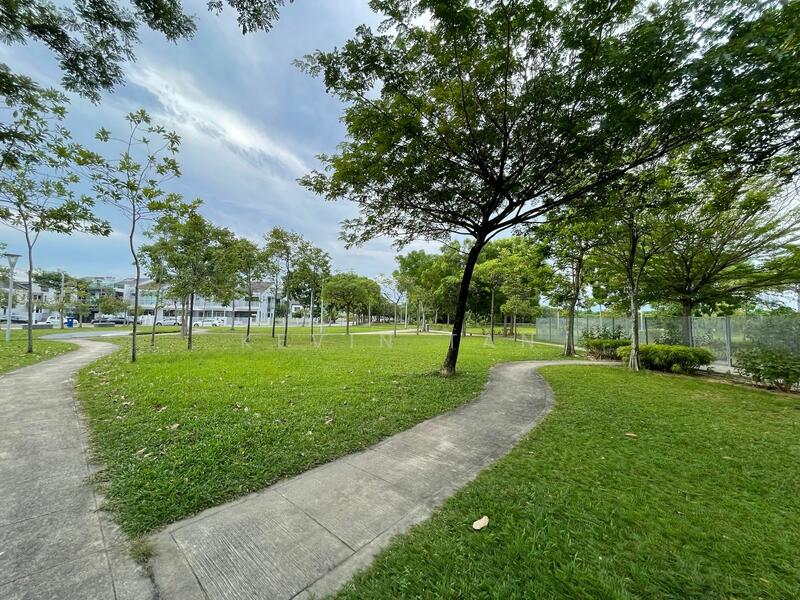 For Sale - 2.5-storey Terraced House at Lakeside Residences