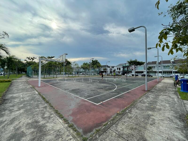 For Sale - 2.5-storey Terraced House at Lakeside Residences