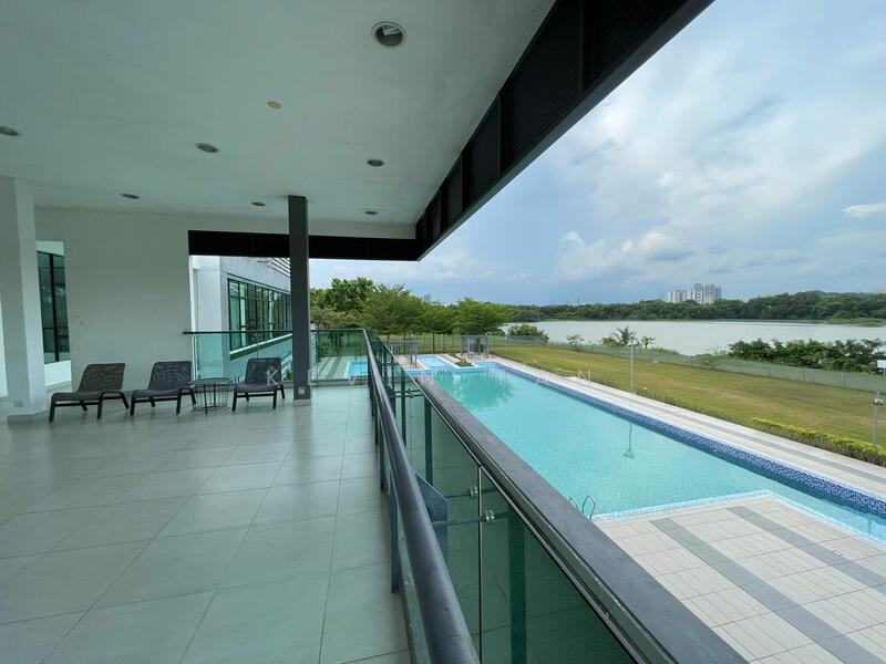 For Sale - 2.5-storey Terraced House at Lakeside Residences