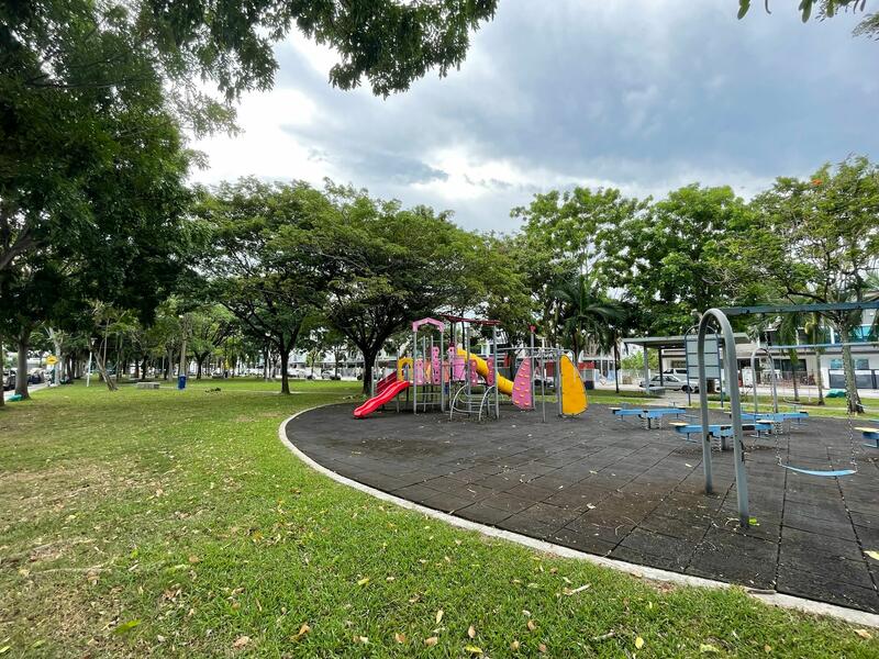 For Sale - 2.5-storey Terraced House at Lakeside Residences