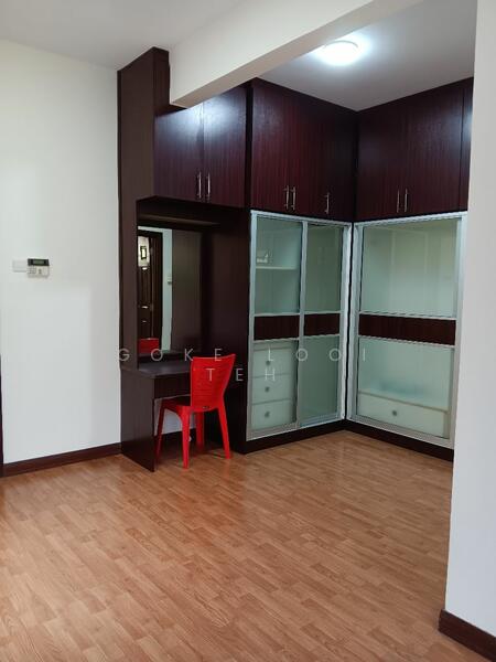 For Rent - Nadia Parkfront