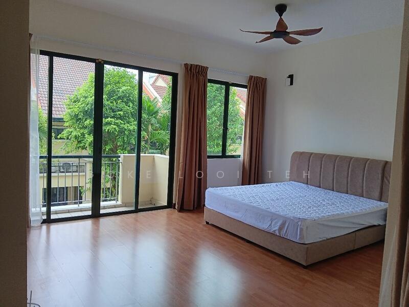 For Rent - Nadia Parkfront