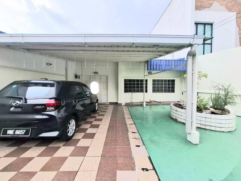 Extra Land Double Storey Terrace Jalan Carey Petaling Jaya
