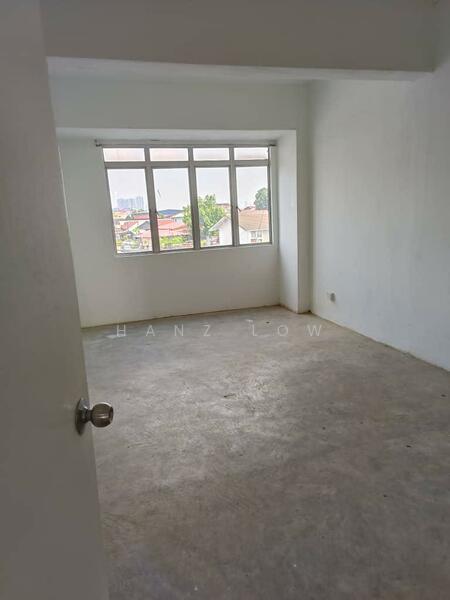 For Rent - (Ez Parking + Partly Furnished) 2nd Floor Walk Up Office Shoplot @ Jalan Besar, Seri Kembangan