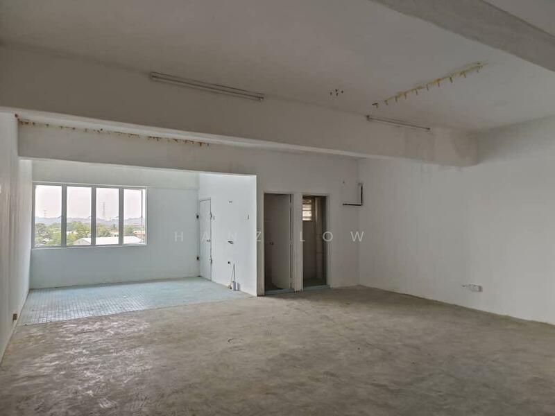 For Rent - (Ez Parking + Partly Furnished) 2nd Floor Walk Up Office Shoplot @ Jalan Besar, Seri Kembangan