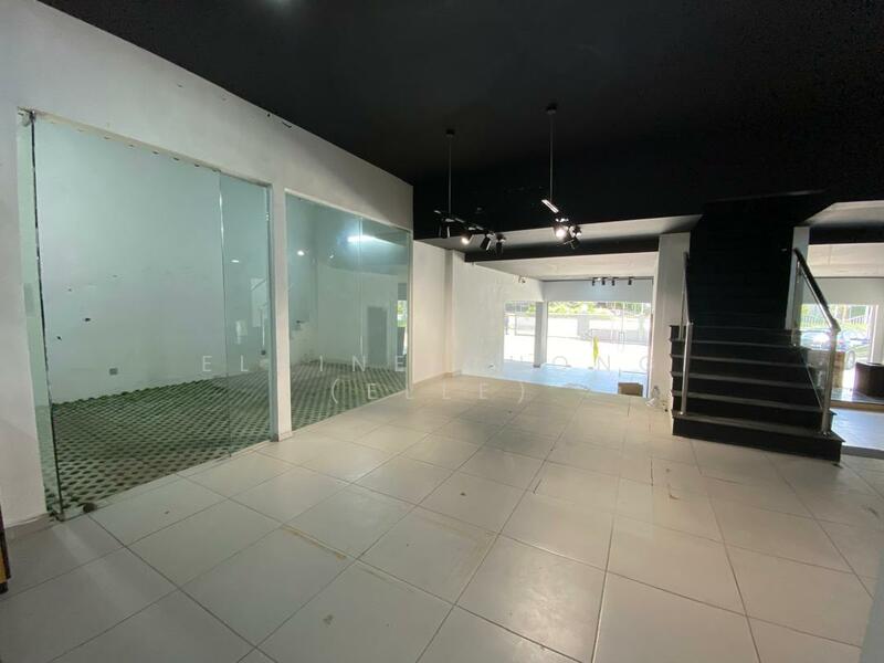 For Rent - [Near Gasing] Very busy road (clinic, showroom)