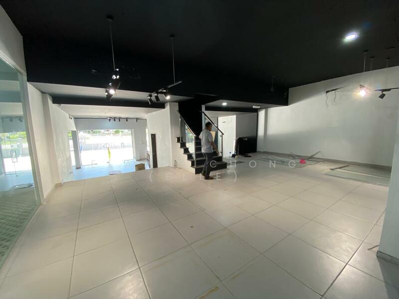 For Rent - [Near Gasing] Very busy road (clinic, showroom)